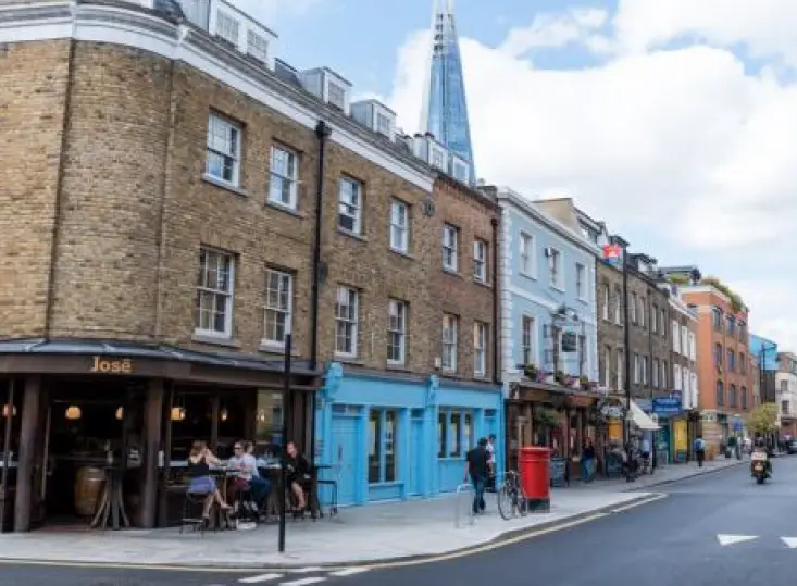 https://asset.aldar.com/damascus/launch/mp-lsq-bermondsey-teaser/lsq_bermondsey_lifestyle_square.webp